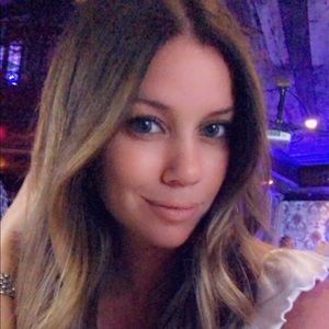 Meet your Posher, Danielle